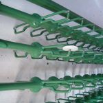 Ganchos de bastidor plastificados en verde para galvanotecnia