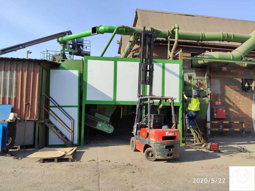 Montaje de cerramiento acústico industrial fabricado a medida
