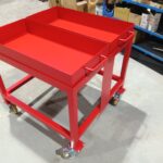 Mesa auxiliar extensible con ruedas para herramientas de trabajo fabricada a medida